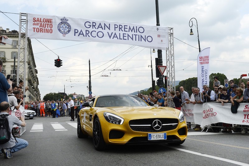 Una “Supercar Night Parade” per l’inaugurazione del Parco Valentino