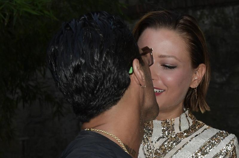 FABRIZIO CORONA E SILVIA PROVVEDI: baci nella notte romana. LE FOTO FABRIZIO CORONA E SILVIA PROVVEDI: baci nella notte romana. LE FOTO