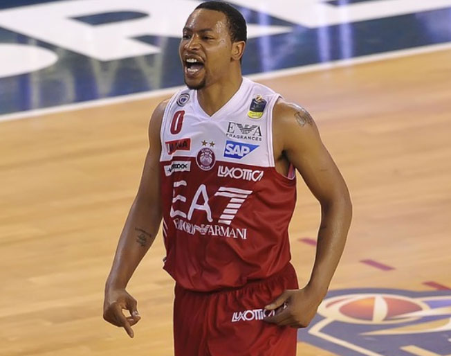Olimpia Milano sbanca Brescia. Goudelock, il morso del Mamba decide il match Olimpia Milano sbanca Brescia. Goudelock, il morso del Mamba decide il match