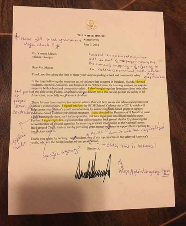 Trump scrive una lettera a un’insegnante: lei la corregge e gliela rimanda Trump scrive una lettera a un’insegnante: lei la corregge e gliela rimanda