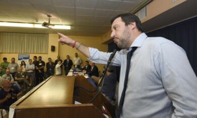 Sondaggi politici elettorali: Lega al 27%, M5S cala al 29, Forza Italia 8%