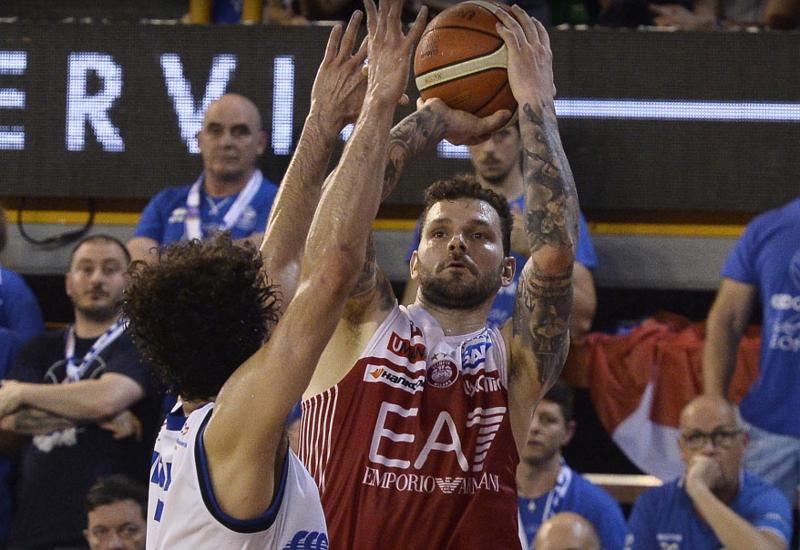 Olimpia Milano sbanca Brescia. Goudelock, il morso del Mamba decide il match Olimpia Milano sbanca Brescia. Goudelock, il morso del Mamba decide il match