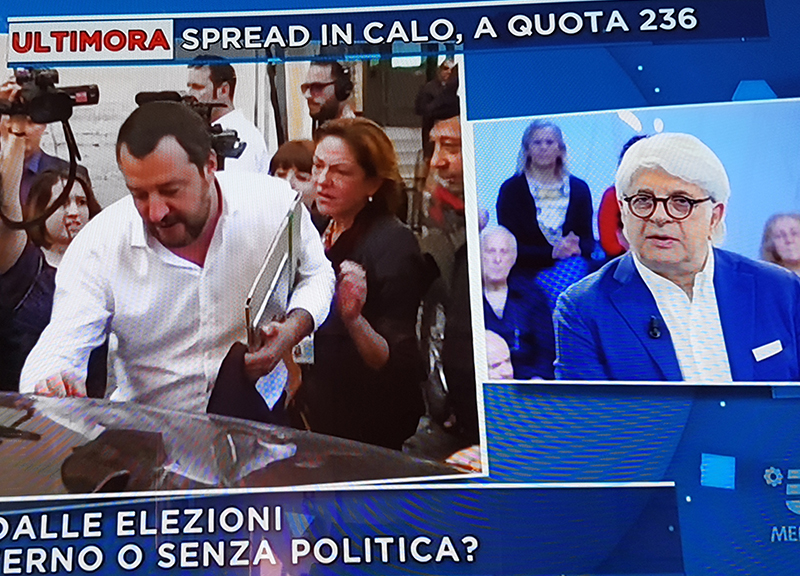 Galleria foto 'Governo, Salvini ha il pallino in mano? Di’ la tua nel forum' - foto 1