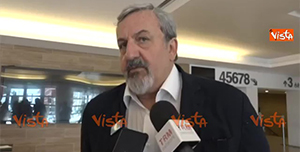 PD, Emiliano: “Calenda mi fa ridere, spero si tolga presto dai piedi”