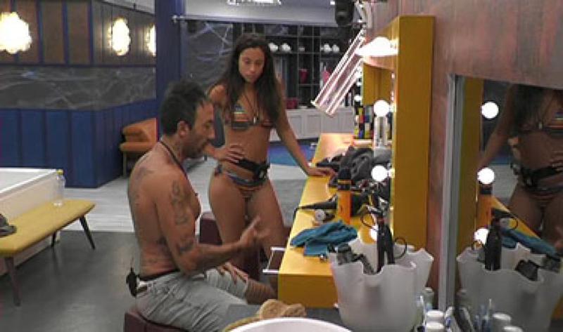 Grande Fratello 2018 SIMONE SI CONFIDA CON ALESSIA: “SONO…” Gf 2018 news Grande Fratello 2018 SIMONE SI CONFIDA CON ALESSIA: “SONO…” Gf 2018 news