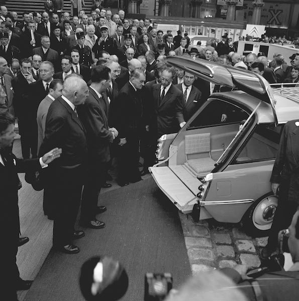 Al 43° SALONE DELL’AUTO DI PARIGI, nasceva la Citroen ID19 Al 43° SALONE DELL’AUTO DI PARIGI, nasceva la Citroen ID19