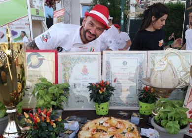 La nuova creazione gourmet di Salvatore Vesi per i 120 anni di “‘O Sole mio”