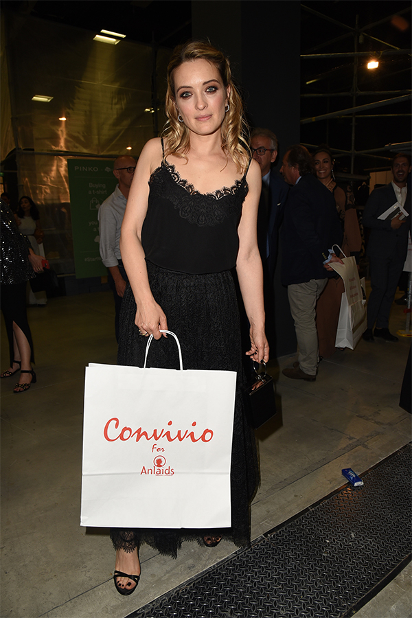 Convivio, parata di vip al red carpet del Charity Gala Dinner. FOTO