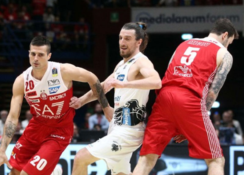 Olimpia Milano-Trento 98-85: 1-0 nelle finali scudetto. Goudelock show Olimpia Milano-Trento 98-85: 1-0 nelle finali scudetto. Goudelock show