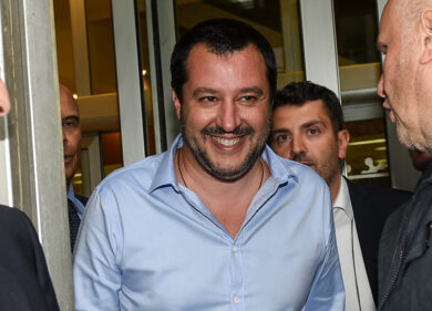 Governo, Salvini: “Se corre il Sud corre l’Italia. Onore ad Affari, vi leggo”
