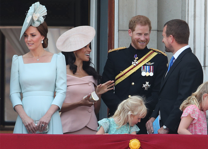 Meghan Markle, l’abito “troppo scollato” dà scandalo. MEGHAN MARKLE NEWS