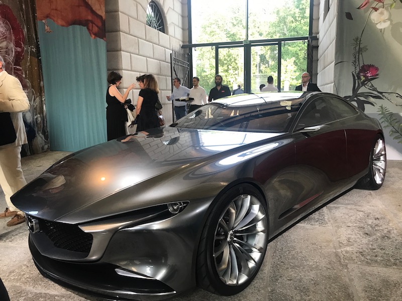 Design Mazda e fotografia: due mondi diversi, uniti dall’arte Design Mazda e fotografia: due mondi diversi, uniti dall’arte