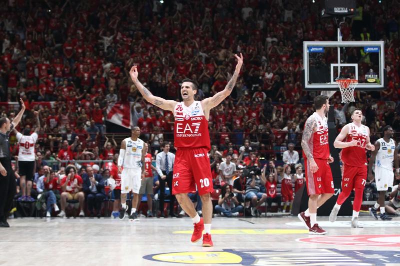 Olimpia Milano-Trento 91-90. Goudelock stoppa Sutton sulla sirena: è 3-2
