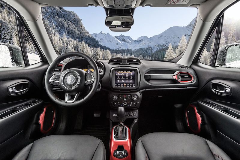 Jeep Renegade si aggiudica il premio “Un anno di zapping… e di like” Jeep Renegade si aggiudica il premio “Un anno di zapping… e di like”
