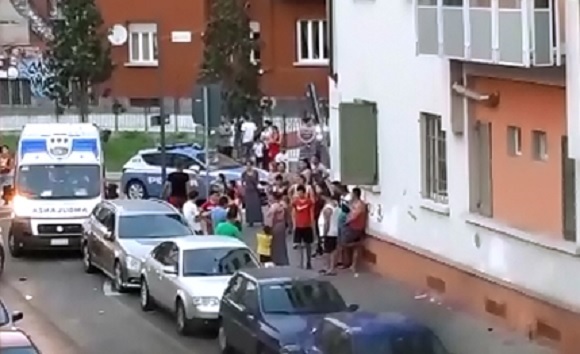 Milano, resa dei conti tra rom in strada. VIDEO e FOTO