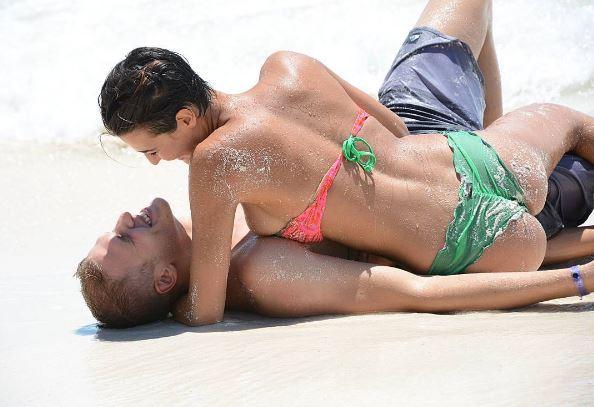 Christina Aguilera: topless per promuovere il nuovo album. GALLERY VIP