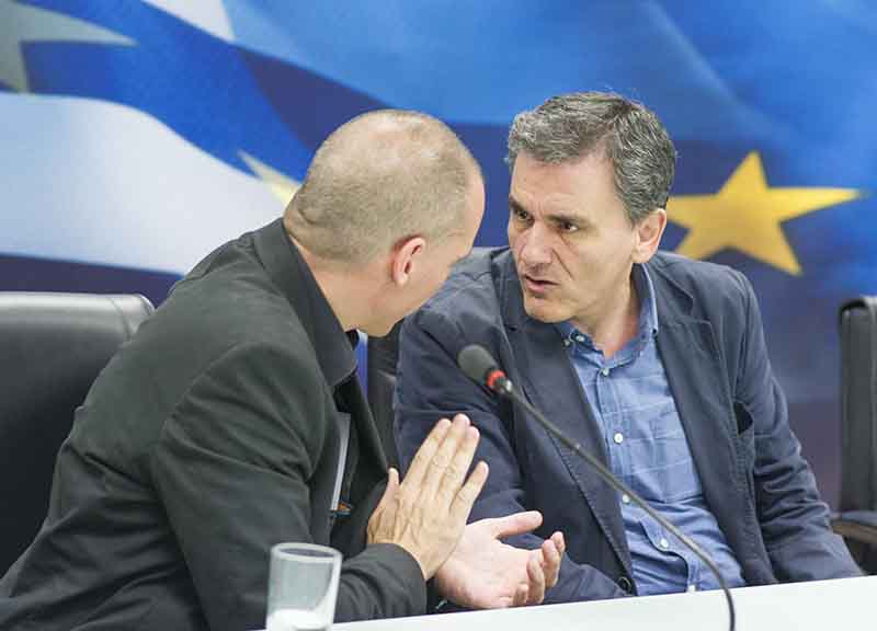 Galleria foto 'Grecia, alleggerito il debito. Intesa all’Eurogruppo.Atene tornerà sui mercati' - foto 1