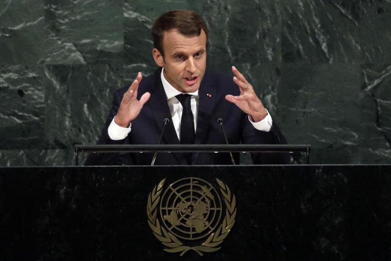 Macron, ora smettila! Macron, ora smettila!