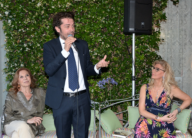 Elena D’Ambrogio presenta il suo libro “Quando un uomo”