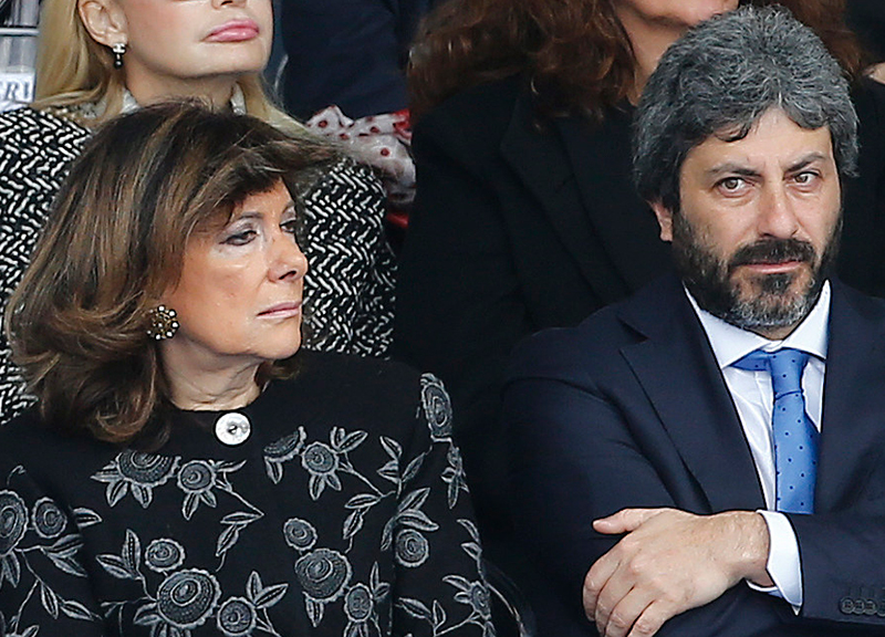 Taglio ai vitalizi, Casellati: “Perplessità”, ma i 5S: “Schiaffo ai cittadini” Taglio ai vitalizi, Casellati: “Perplessità”, ma i 5S: “Schiaffo ai cittadini”