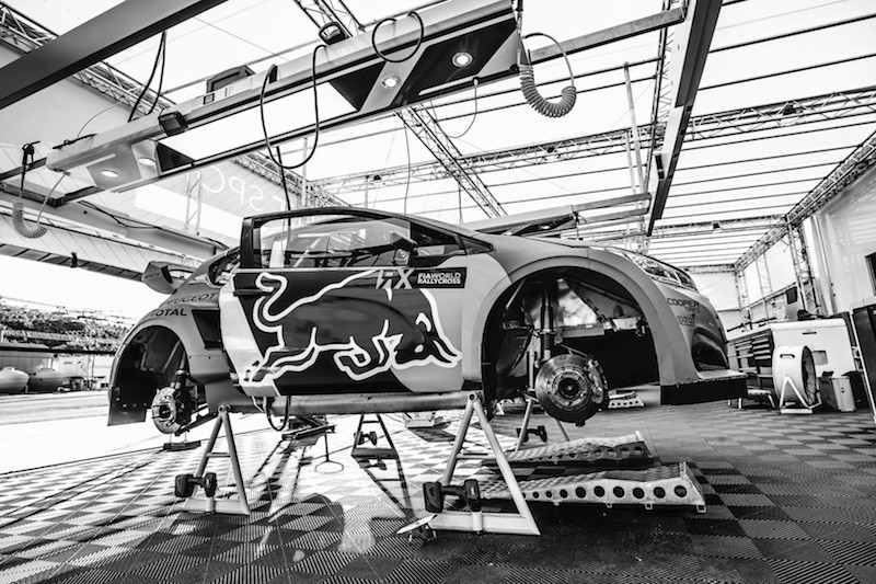 Le Peugeot 208 WRX si preparano al week end svedese Le Peugeot 208 WRX si preparano al week end svedese