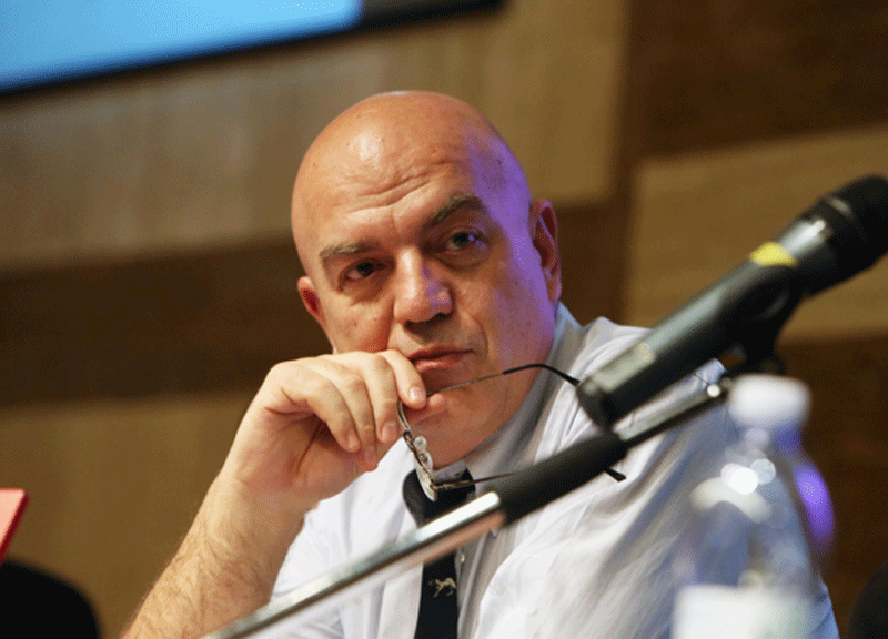 Marco Rizzo: “Anche il governo Conte si sottomette all’Ue” Marco Rizzo: “Anche il governo Conte si sottomette all’Ue”