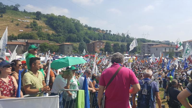 Lega, Pontida della svolta. Salvini sposta la battaglia in Europa Lega, Pontida della svolta. Salvini sposta la battaglia in Europa