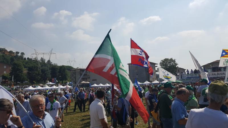Lega, Pontida della svolta. Salvini sposta la battaglia in Europa Lega, Pontida della svolta. Salvini sposta la battaglia in Europa