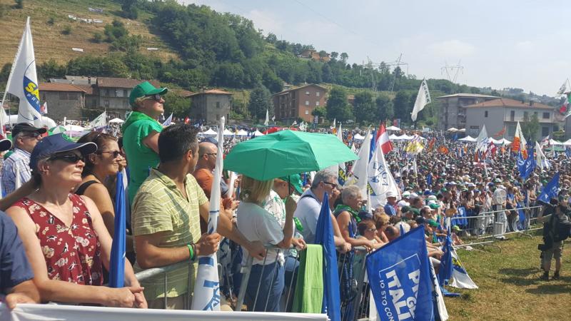 Lega, Pontida della svolta. Salvini sposta la battaglia in Europa Lega, Pontida della svolta. Salvini sposta la battaglia in Europa