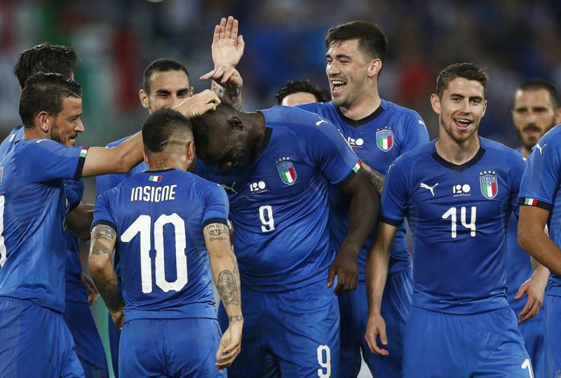 Balotelli non si presenta al raduno del Nizza. Raiola lo spinge a Napoli Balotelli non si presenta al raduno del Nizza. Raiola lo spinge a Napoli