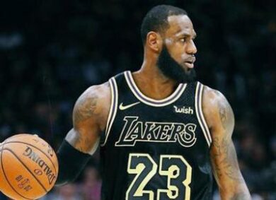 Ibrahimovic dà il benvenuto a Lebron James: “Un Dio e un Re a Los Angeles”