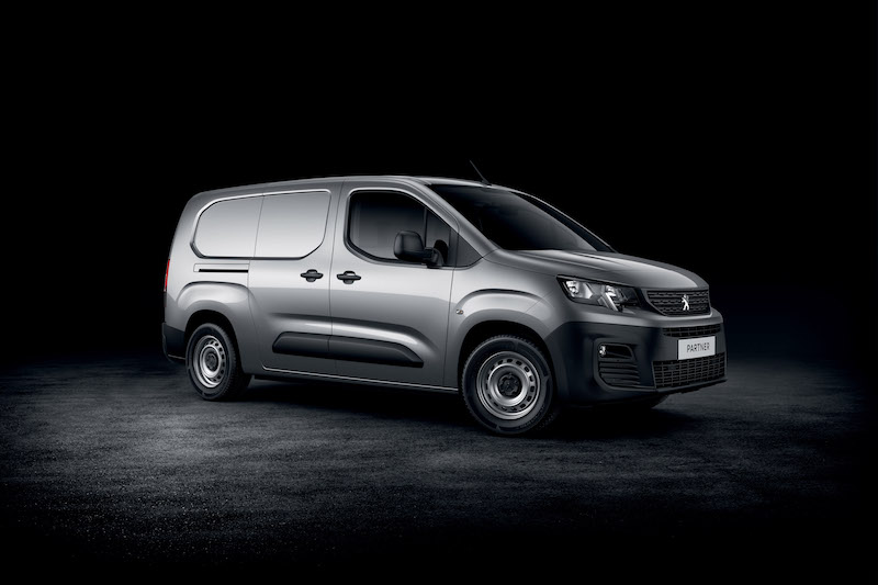 PEUGEOT Partner:  rivoluziona il segmento dei veicoli commerciali leggeri