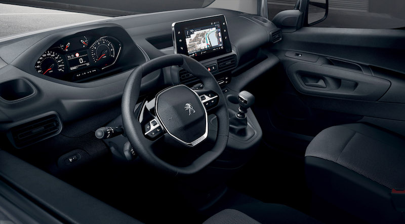 PEUGEOT Partner:  rivoluziona il segmento dei veicoli commerciali leggeri