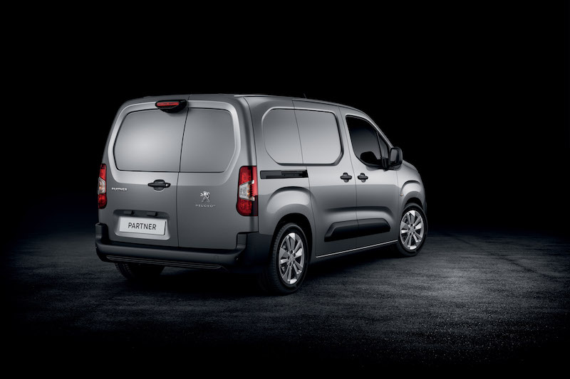 PEUGEOT Partner:  rivoluziona il segmento dei veicoli commerciali leggeri