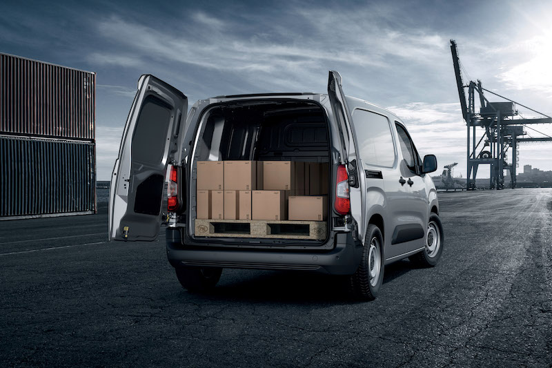 PEUGEOT Partner:  rivoluziona il segmento dei veicoli commerciali leggeri
