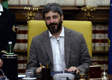Fico, attento al Pd: non cascarci come Fini