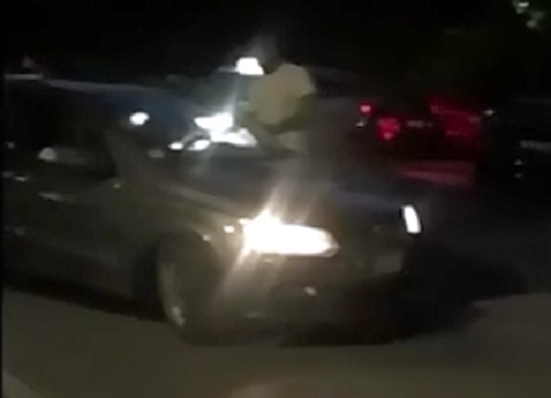 Old Fashion, è far west: tra coltellate e parcheggiatori abusivi. VIDEO Old Fashion, è far west: tra coltellate e parcheggiatori abusivi. VIDEO