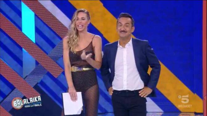 Ilary Blasi, sensuali trasparenze a Balalaika e Wind Summer Festival GALLERY DELLE VIP Ilary Blasi, sensuali trasparenze a Balalaika e Wind Summer Festival GALLERY DELLE VIP