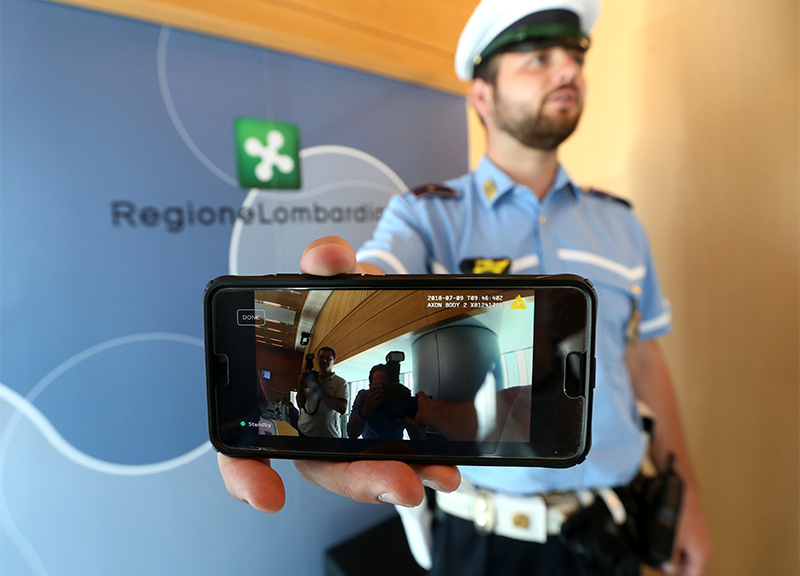 Bodycam: da Regione Lombardia 300mila euro per i vigili urbani Bodycam: da Regione Lombardia 300mila euro per i vigili urbani
