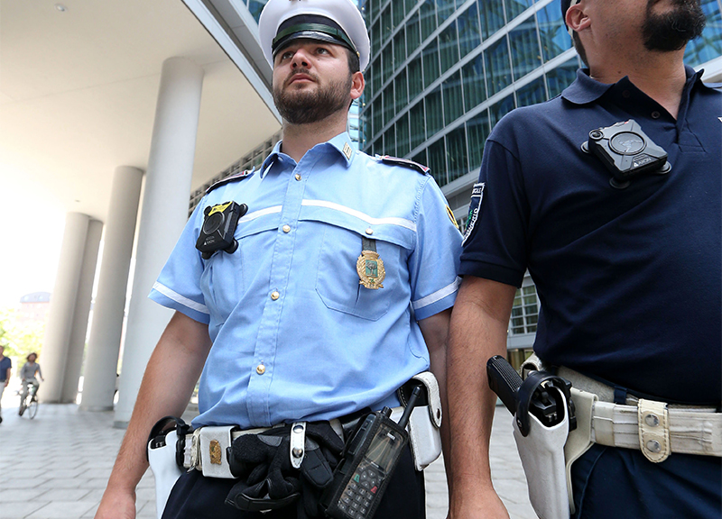 Bodycam: da Regione Lombardia 300mila euro per i vigili urbani Bodycam: da Regione Lombardia 300mila euro per i vigili urbani