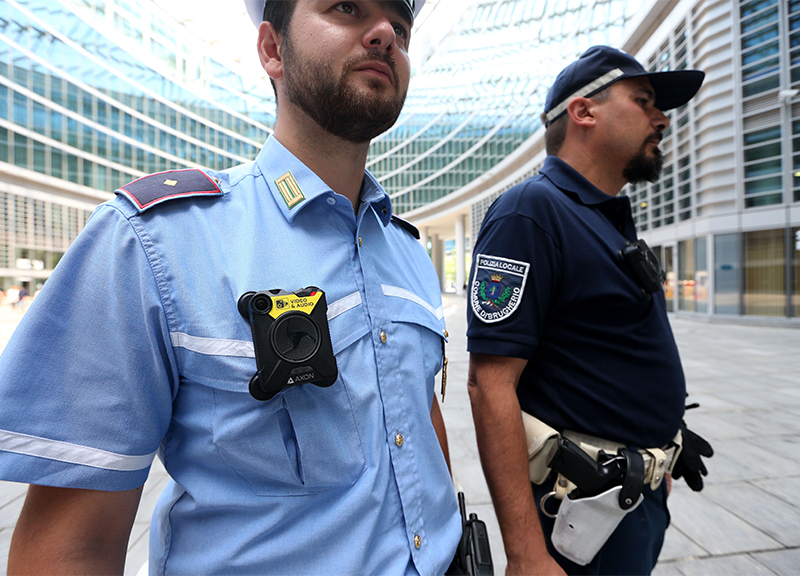 Bodycam: da Regione Lombardia 300mila euro per i vigili urbani Bodycam: da Regione Lombardia 300mila euro per i vigili urbani