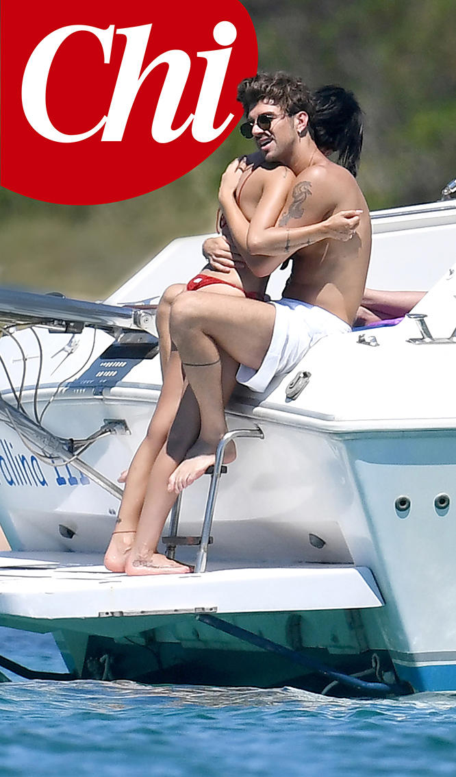 Wanda Nara, curve mozzafiato a Ibiza con Icardi. E Belen… GALLERY DELLE VIP Wanda Nara, curve mozzafiato a Ibiza con Icardi. E Belen… GALLERY DELLE VIP