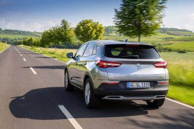 La famiglia X di Opel: già in regola con le normative Euro 6d-TEMP