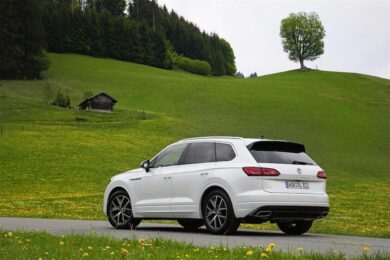 Nuovo Touareg: guarda al futuro con… qualche perplessità.