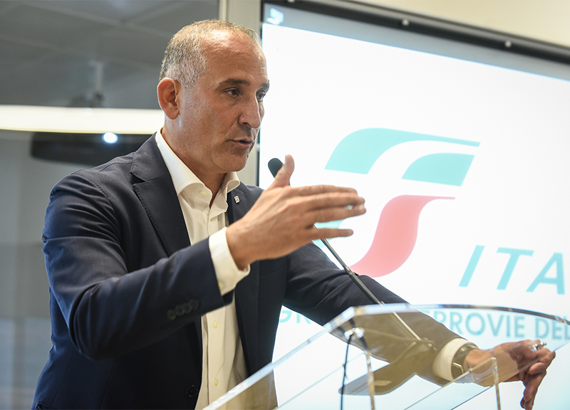 Ferrovie, scontro nel governo su Mazzoncini Ferrovie, scontro nel governo su Mazzoncini