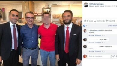 Mafia: arrestato il tesoriere Giuseppe Corona.Su Facebook una foto con Di Maio