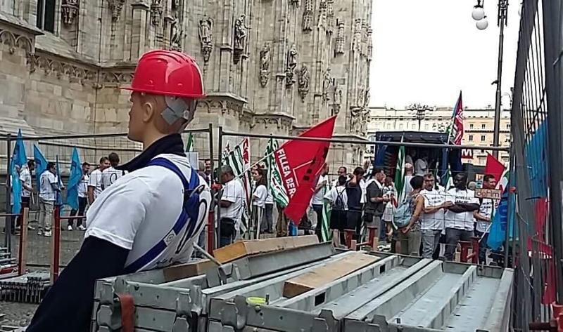 Morti bianche, i sindacati a Milano: “Introdurre reato di omicidio sul lavoro” Morti bianche, i sindacati a Milano: “Introdurre reato di omicidio sul lavoro”