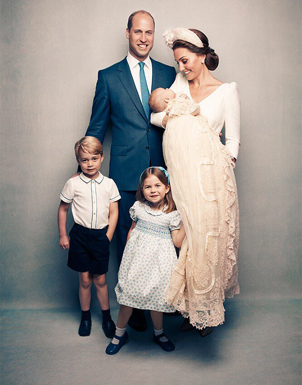 Kate Middleton radiosa: le foto ufficiali del battesimo del principe Louis Kate Middleton radiosa: le foto ufficiali del battesimo del principe Louis