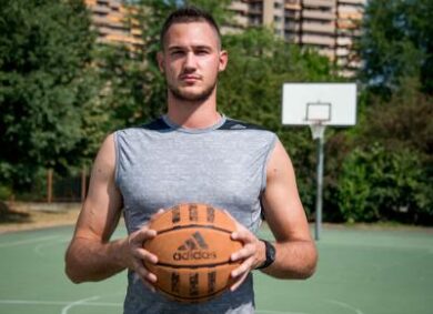 Danilo Gallinari scende in campo a Milano per “We playground together”