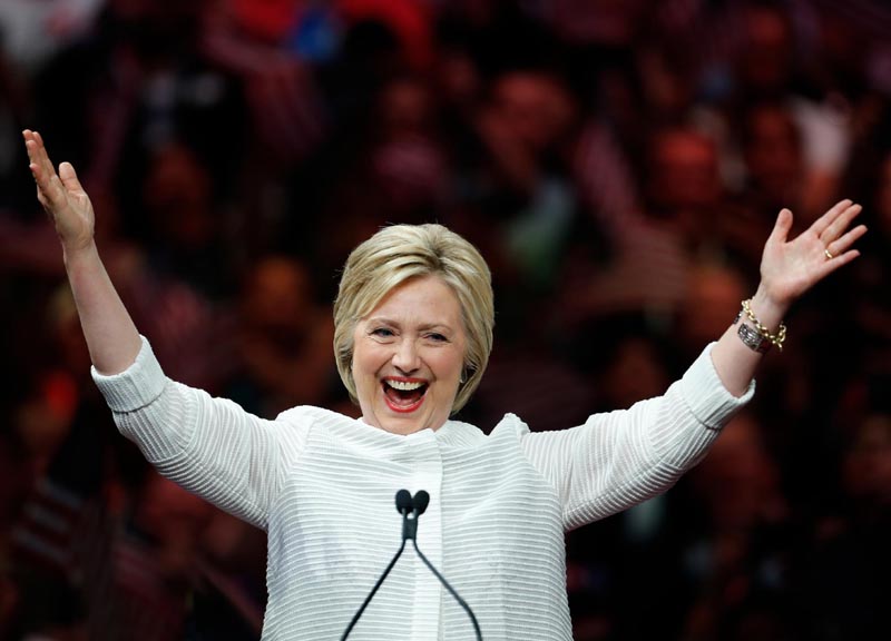 Hillary Clinton colpisce ancora Hillary Clinton colpisce ancora